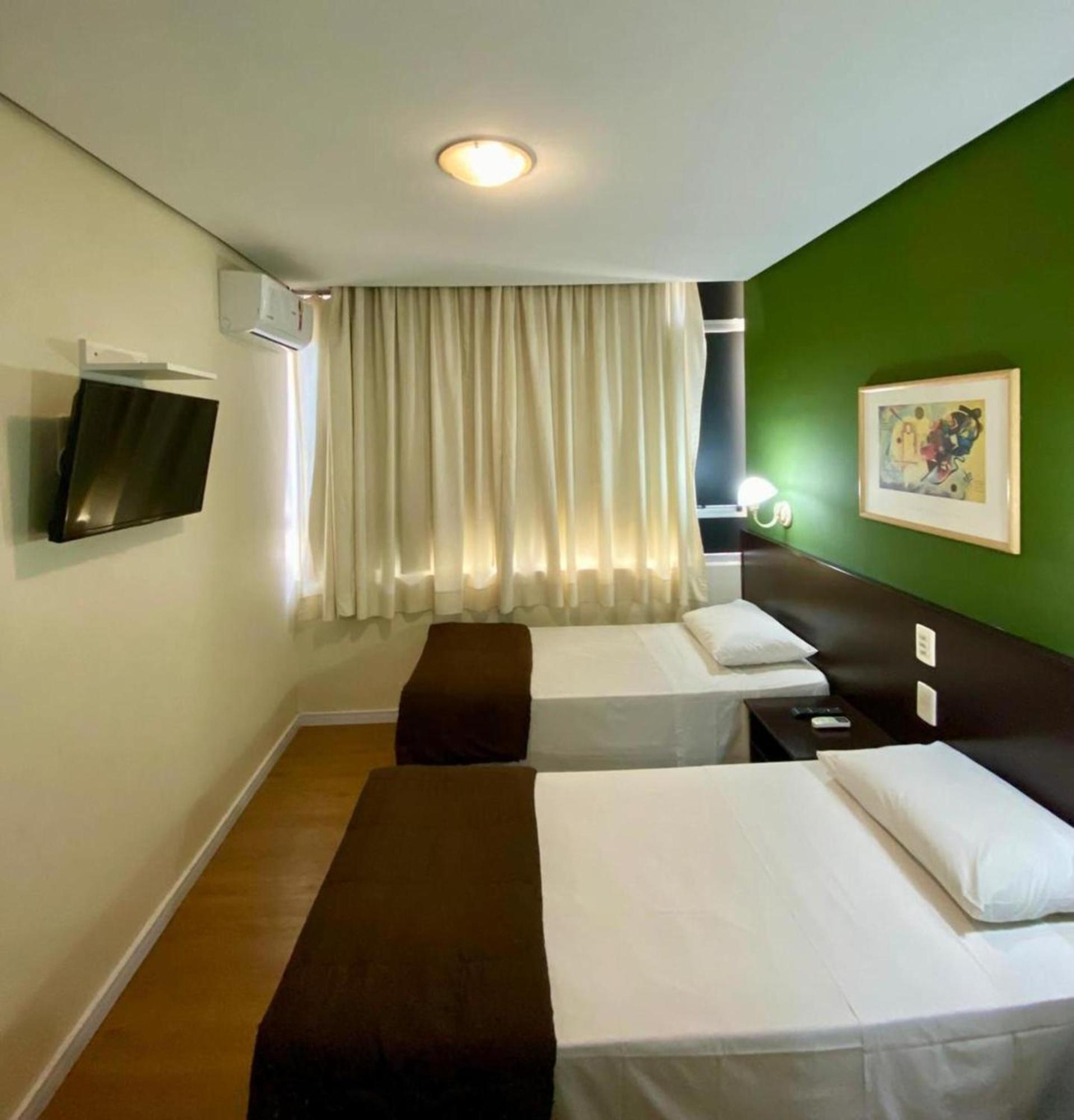 Coral Hotel proximo a Pucrs e Araujo Viana Porto Alegre Habitación foto